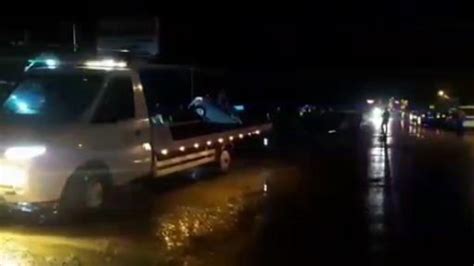 İ­s­t­a­n­b­u­l­­d­a­ ­k­o­p­a­n­ ­k­a­m­y­o­n­e­t­ ­k­a­p­a­ğ­ı­ ­o­t­o­m­o­b­i­l­e­ ­ç­a­r­p­t­ı­:­ ­1­ ­ö­l­ü­